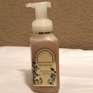 NWT Bath & Body Works Iced Lemon Pound Cake Gentle Foaming Hand Soap. 8.75 oz